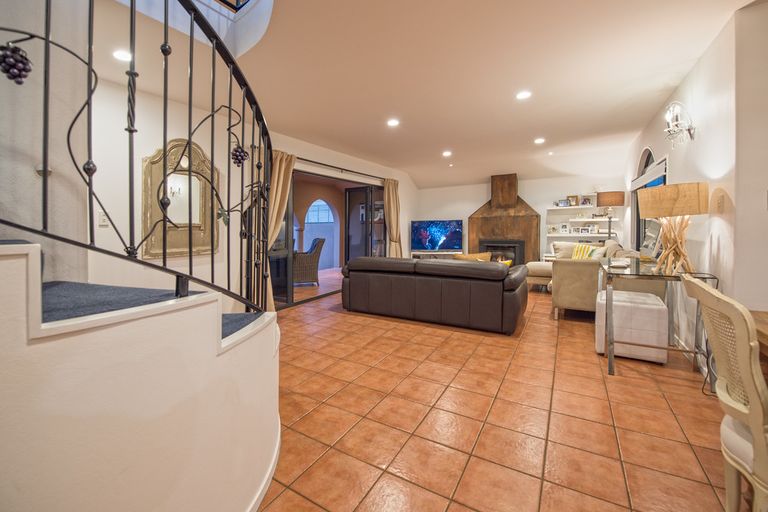 Photo of property in 80 Karewa Parade, Papamoa Beach, Papamoa, 3118