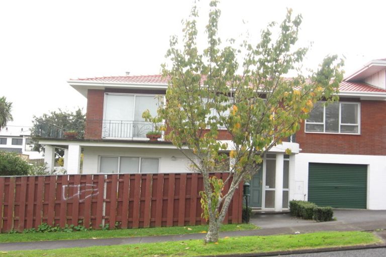 Photo of property in 2/56 Marriott Road, Pakuranga, Auckland, 2010