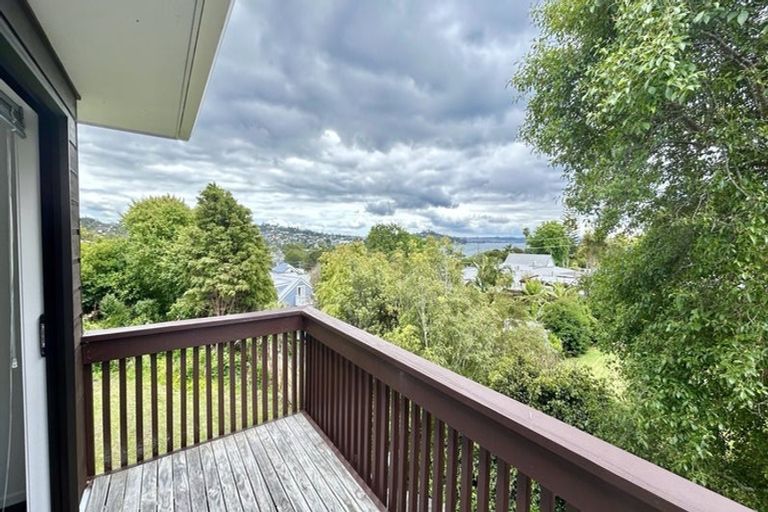Photo of property in 4b Kathy Terrace, Stanmore Bay, Whangaparaoa, 0932