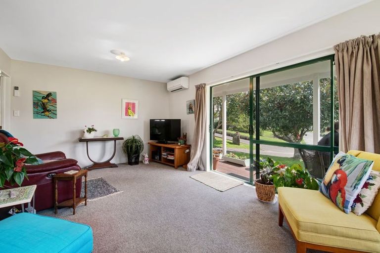 Photo of property in 68 Matija Place, Red Beach, 0932