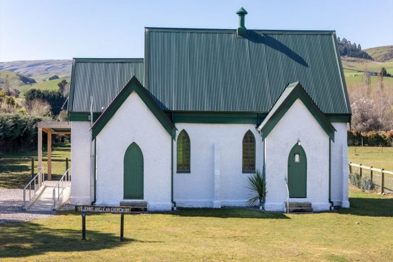 Photo of property in Ex St Johns Church, 1605 Teviot Road, Millers Flat, Roxburgh, 9572