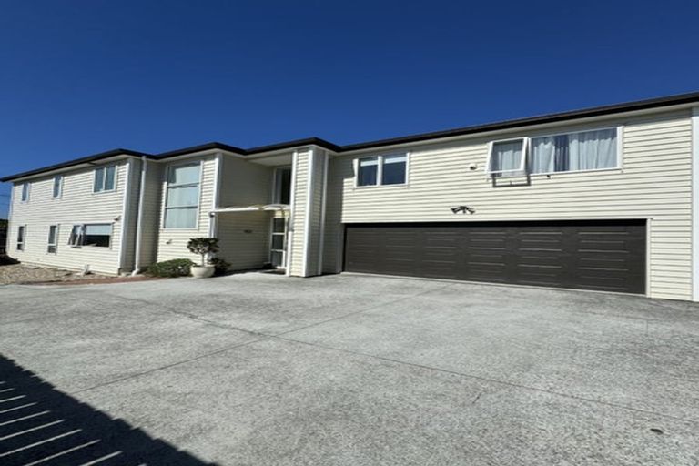 Photo of property in 8 Harrington Road, Henderson, Auckland, 0610