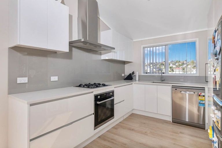 Photo of property in 37a Compton Street, Hillcrest, Auckland, 0627