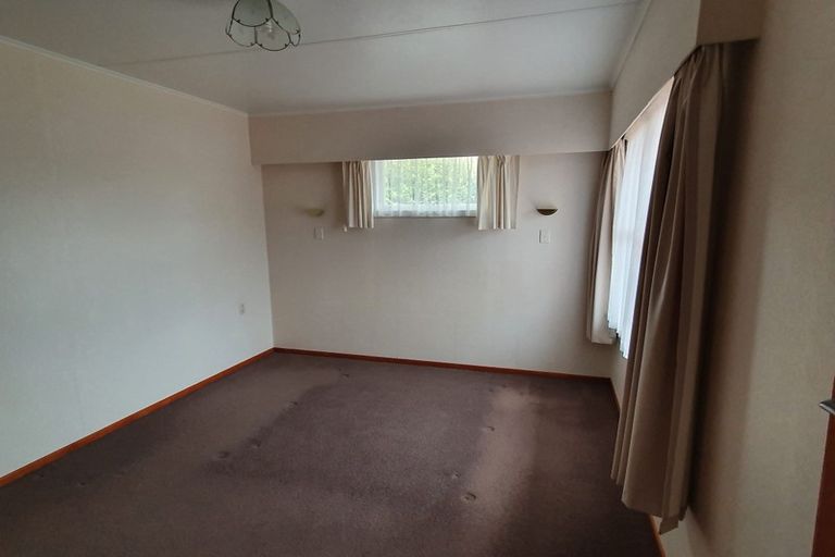 Photo of property in 1 Reid Avenue, Hawera, 4610