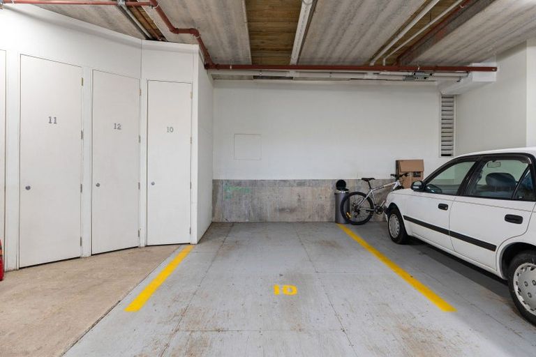 Photo of property in 9/80 Salamanca Road, Kelburn, Wellington, 6012