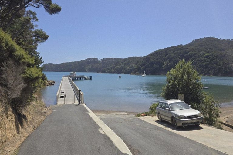Photo of property in 3 Hall Head Road, Kawau Island, 0920