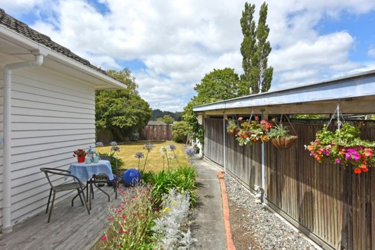 Photo of property in 29 Oxford Crescent, Ebdentown, Upper Hutt, 5018