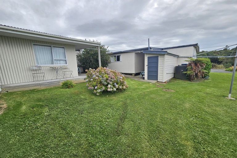 Photo of property in 1 Ngaio Street, Kaka Point, 9271
