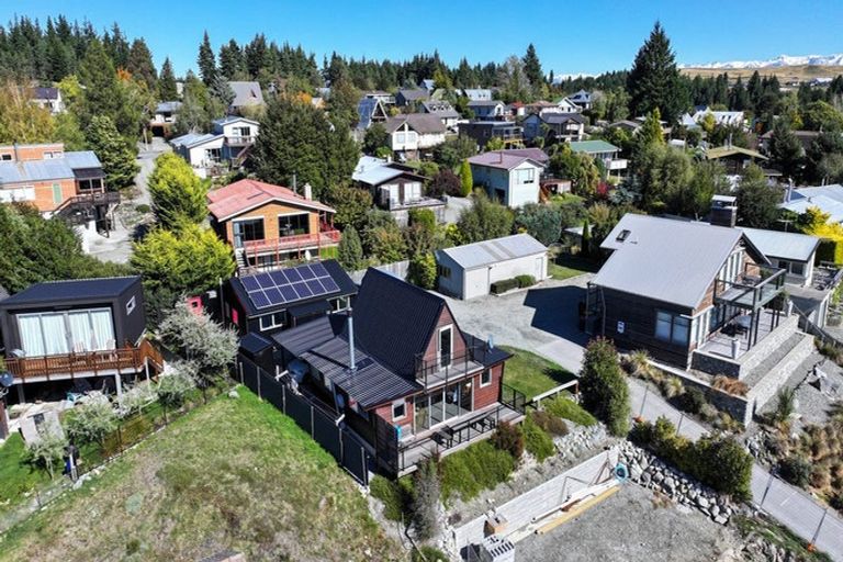 Photo of property in 14 Allan Street, Lake Tekapo, 7999