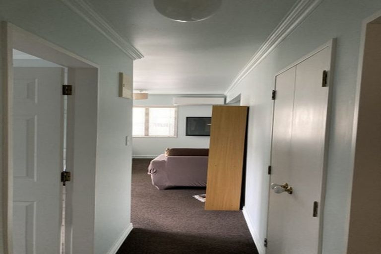 Photo of property in 10 Rua Street, Lyall Bay, Wellington, 6022