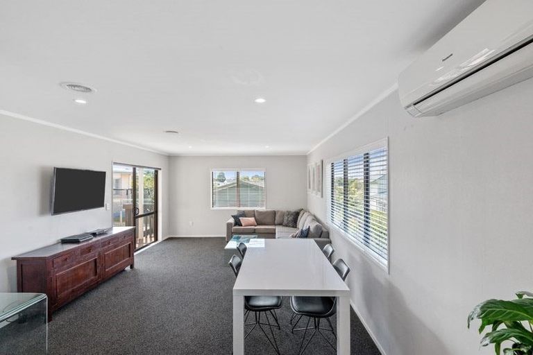Photo of property in 21a Red Beach Road, Red Beach, 0932