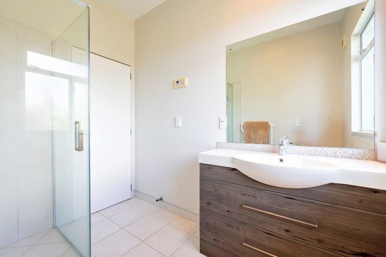 Photo of property in 14 Woodford Heights, Havelock North, 4130