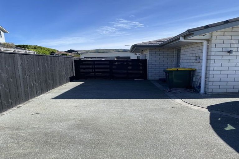 Photo of property in 6 Ken Douglas Drive, Aotea, Porirua, 5024