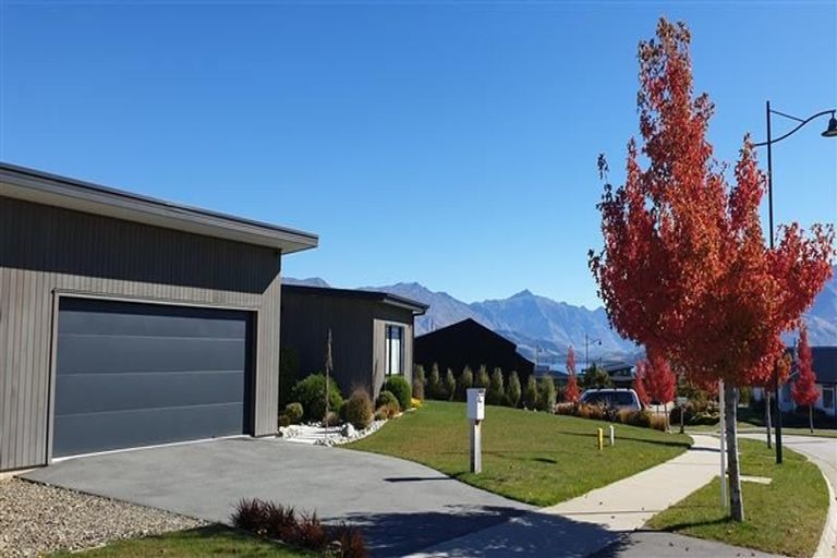 Photo of property in 6 Clutha Place, Wanaka, 9305
