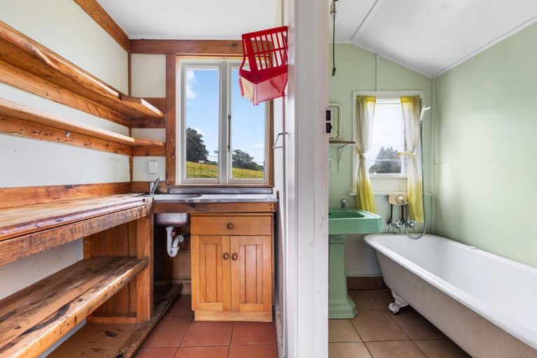 Photo of property in 8 Takamatua Valley Road, Takamatua, Akaroa, 7581