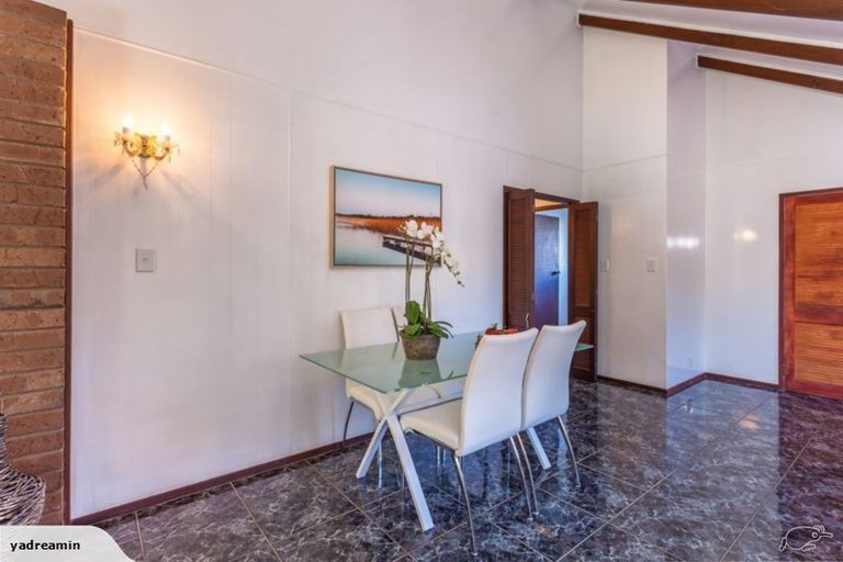 Photo of property in 16 Frank Evans Place, Henderson, Auckland, 0610