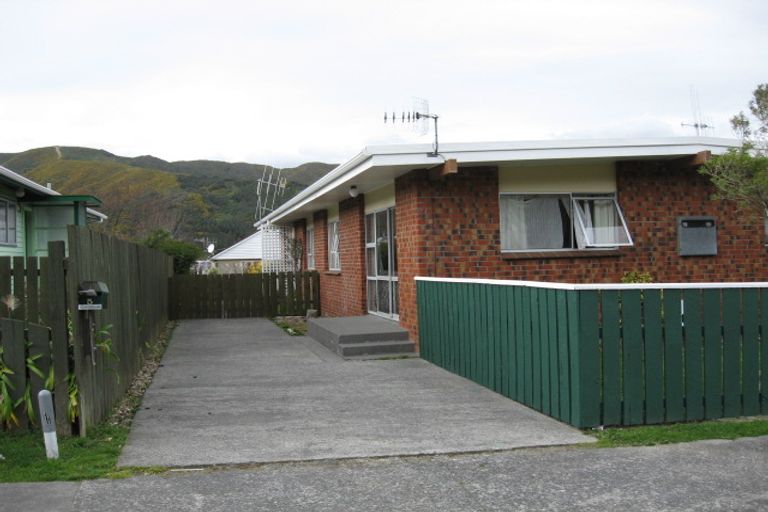 Photo of property in 5 Kendal Grove, Wainuiomata, Lower Hutt, 5014