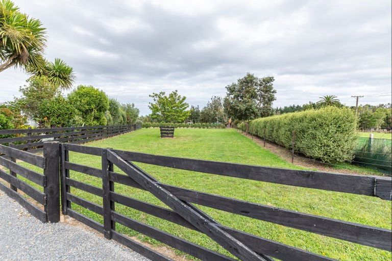 Photo of property in 11 Papaitonga Lake Road, Ohau, Levin, 5570
