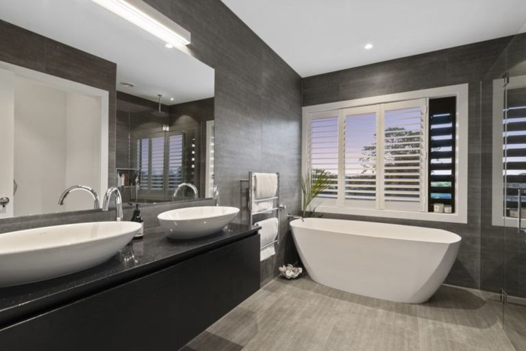 Photo of property in 1 Edward Jonkers Drive, Riverhead, Albany, 0793