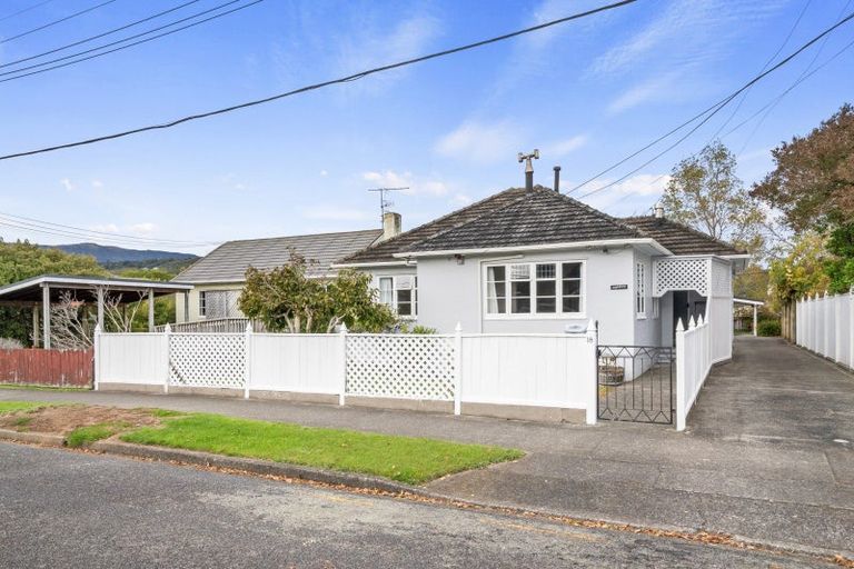 Photo of property in 18 Mcparland Street, Ebdentown, Upper Hutt, 5018