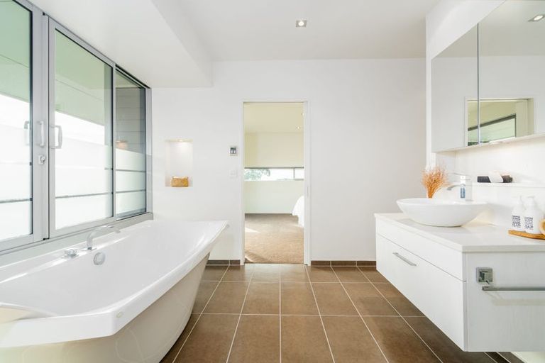 Photo of property in 6 Yelverton Place, Huntsbury, Christchurch, 8022