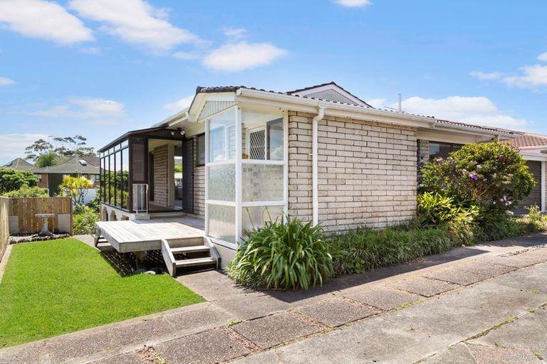 Photo of property in 2/10 Kentigern Close, Pakuranga, Auckland, 2010