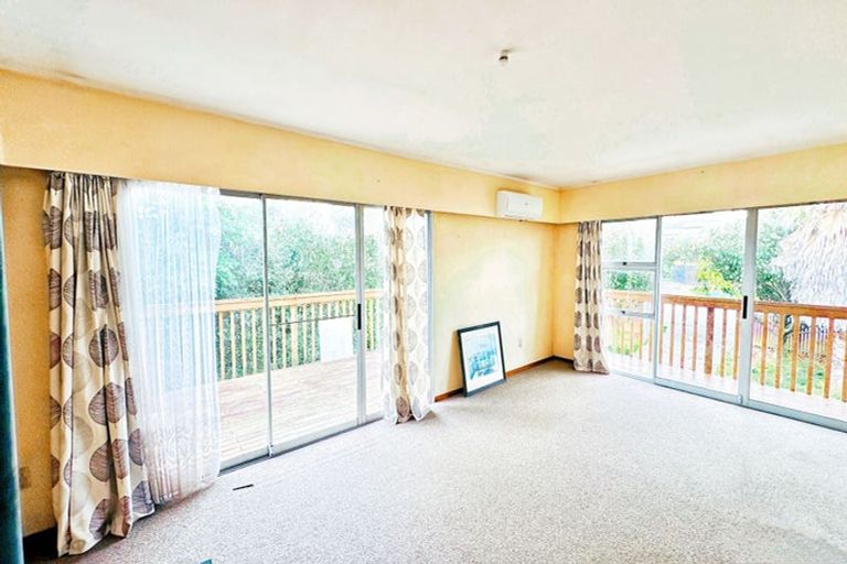 Photo of property in 54 Colwill Road, Massey, Auckland, 0614