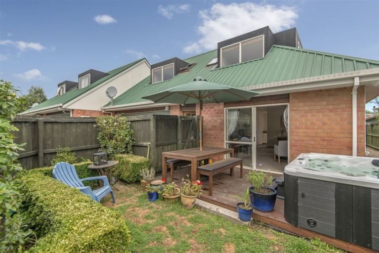 Photo of property in 9 Cherry Place, Casebrook, Christchurch, 8051
