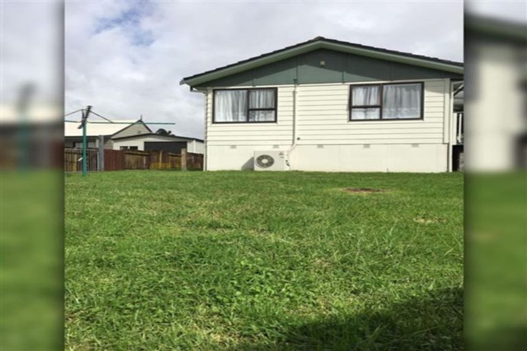 Photo of property in 12 Patrice Place, Massey, Auckland, 0614