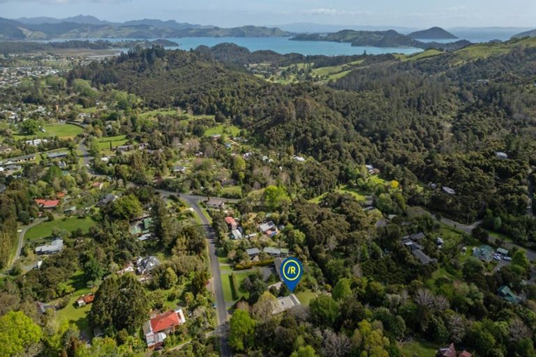 Photo of property in 195 Driving Creek Road, Coromandel, 3506
