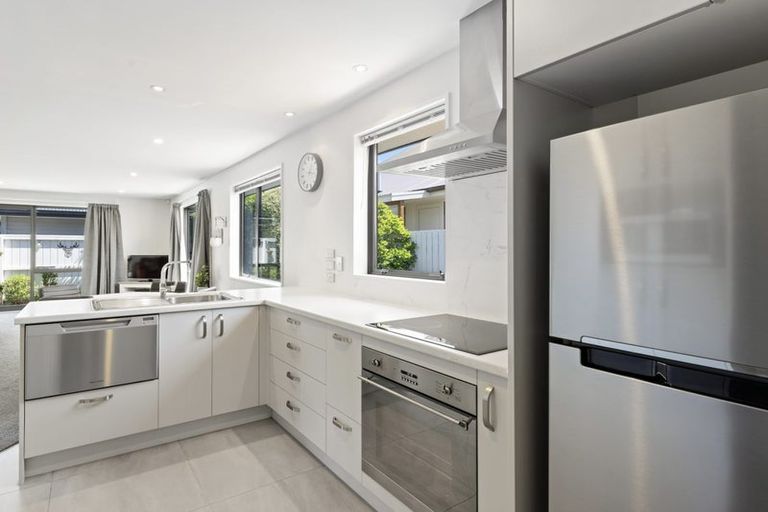 Photo of property in 72b Wilsons Road, Saint Martins, Christchurch, 8022