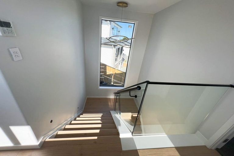 Photo of property in 17 Manawanui Way, Orewa, 0931