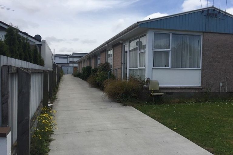Photo of property in 2/417 Hereford Street, Linwood, Christchurch, 8011