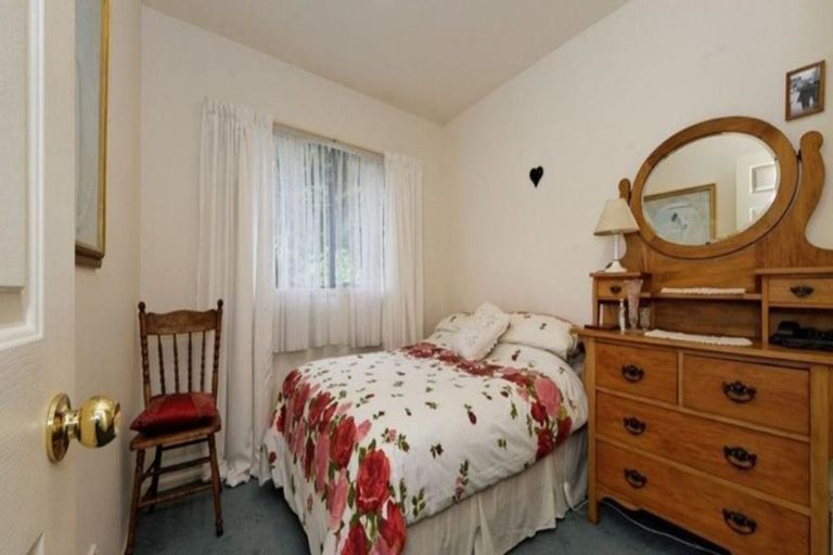 Photo of property in 35 Chamari Close, Titirangi, Auckland, 0604