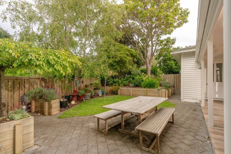 Photo of property in 53 Severn Street, Island Bay, Wellington, 6023