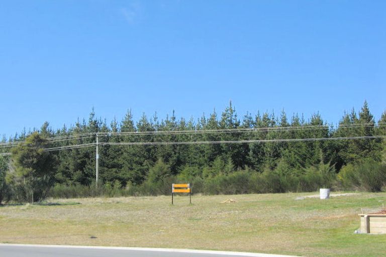 Photo of property in 16 Marshall Close, Motuoapa, 3382
