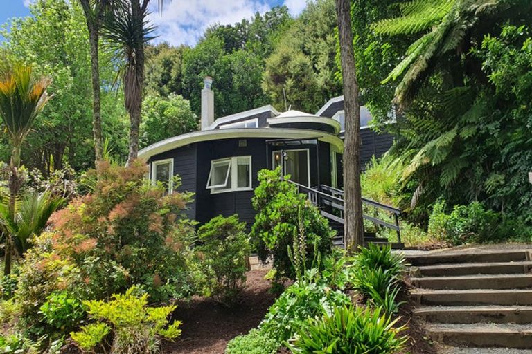 Photo of property in 1080 Sandspit Road, Sandspit, Warkworth, 0982