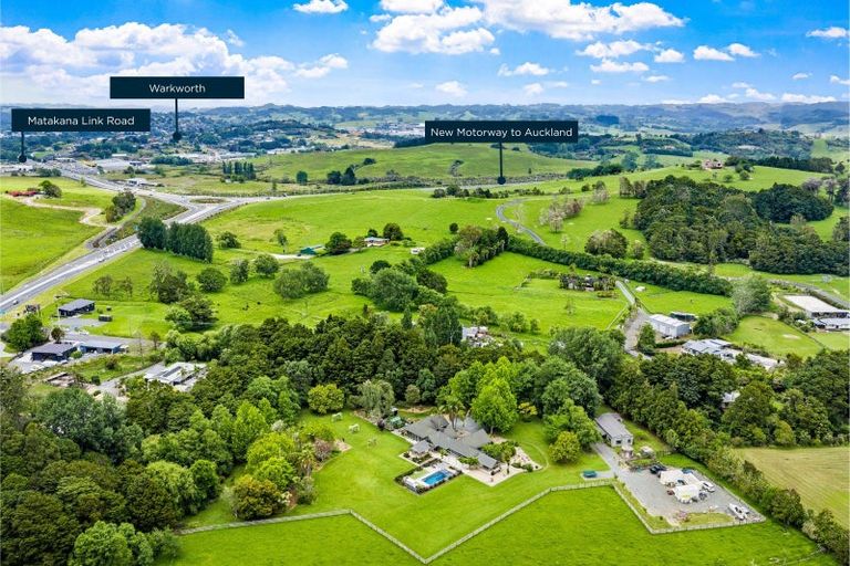 Photo of property in 28 Kaipara Flats Road, Dome Forest, Warkworth, 0981