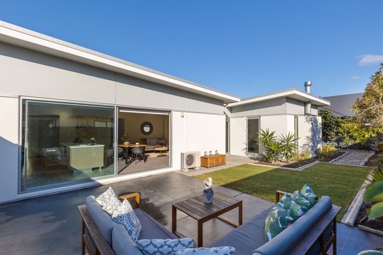 Photo of property in 11 Linkwater Way, Parklands, Christchurch, 8083