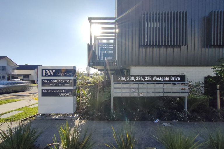 Photo of property in 32a/7 Westgate Drive, Massey, Auckland, 0614