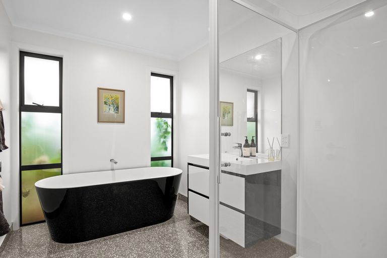 Photo of property in 76 Shields Street, Clyde, 9330