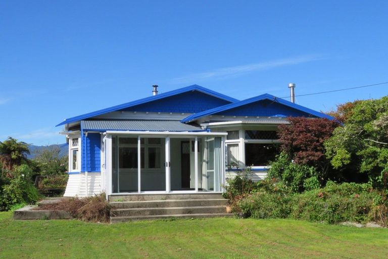 Photo of property in 116 Brougham Street, Westport, 7825