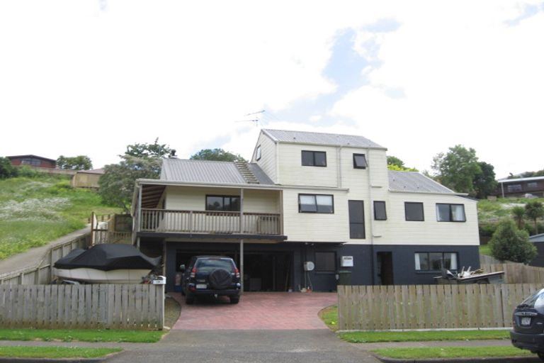 Photo of property in 16 Reynolds Road, Pukekohe, 2120