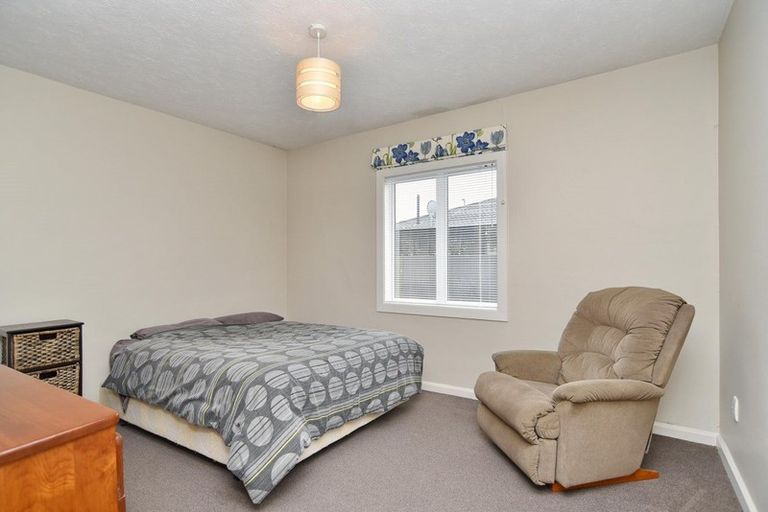 Photo of property in 2/20 Donald Place, St Albans, Christchurch, 8014