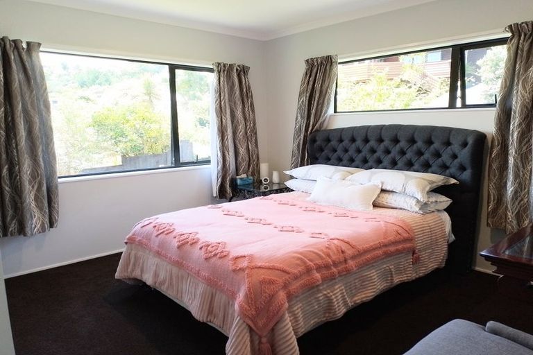 Photo of property in 16 Helen Ryburn Place, Torbay, Auckland, 0630