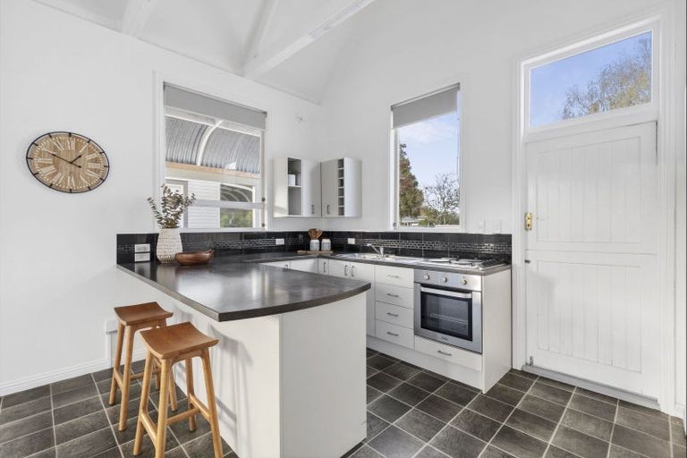 Photo of property in 2/201 Victoria Street, Cambridge, 3434