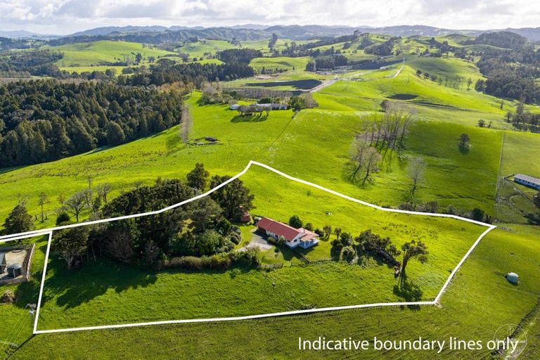Photo of property in 24 Totara Rise, Maungaturoto, 0588