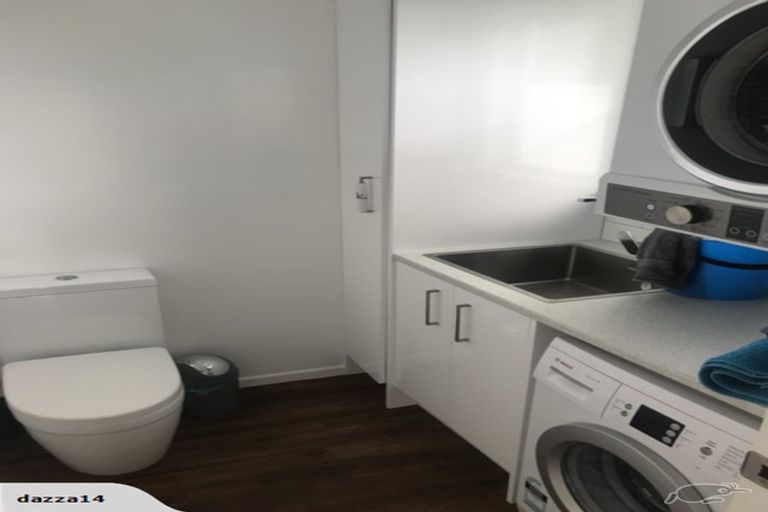 Photo of property in 35 Oswald Crescent, Paparangi, Wellington, 6037