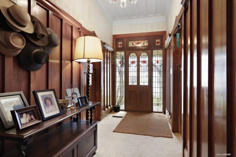 Photo of property in 108 Freyberg Street, Lyall Bay, Wellington, 6022