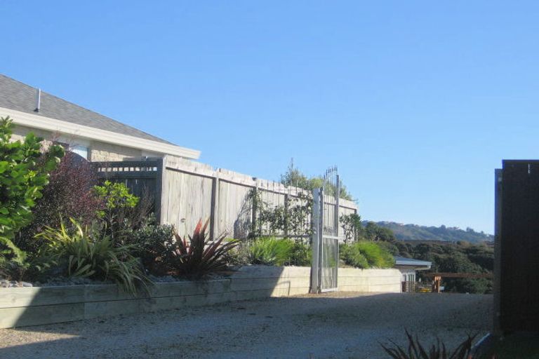 Photo of property in 82 Navigation Drive, Whitby, Porirua, 5024